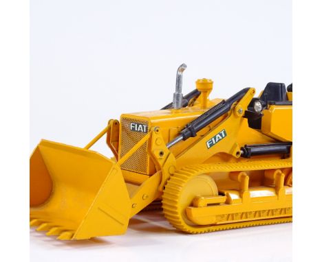 A West German 1;24 scale diecast model Fiat FL-10 track loader by Mini-Auto (pre NZG) 