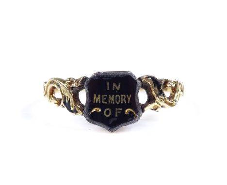 A Victorian 18ct gold black enamel mourning ring, with "In memory of" plaque, pierced foliate shoulders and engraved shank, p