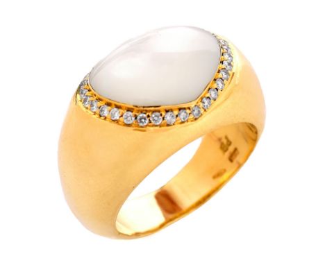Pasquale Bruni Heart Shape Mother of Pearl, .22 Carat Round Brilliant Cut Diamond and Heavy 18 Karat Yellow Gold Ring. Diamon
