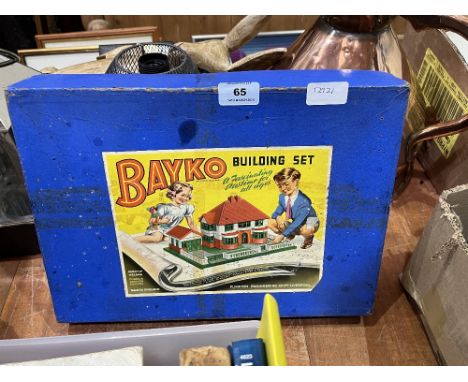 A 1950s Bayko building set.