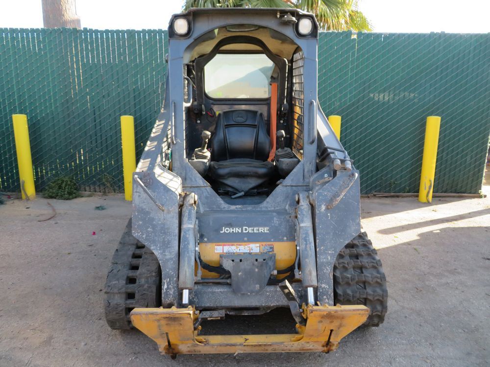 { Choice of lots: 30 } (2018) John Deere mod. 317G, Skid Steer Loader ...