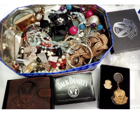Large tin of mixed jewellery. UK P&amp;P Group 2 (£20+VAT for the first lot and £4+VAT for subsequent lots) 