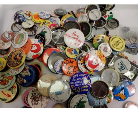 Large quantity of badges, including Mr Wimpy. UK P&amp;P Group 1 (£16+VAT for the first lot and £2+VAT for subsequent lots) 