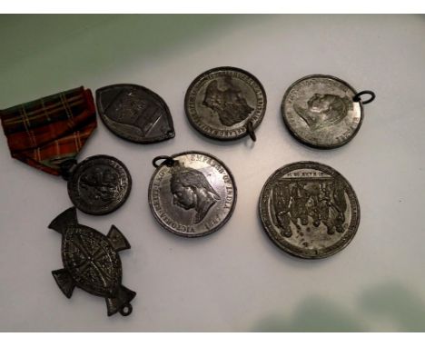 Mixture of commemorative medals of Queen Victoria. UK P&amp;P Group 1 (£16+VAT for the first lot and £2+VAT for subsequent lo