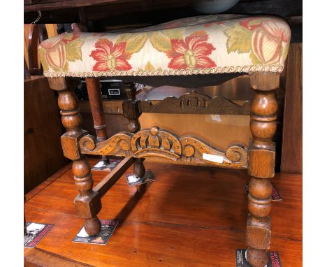 REPRODUCTION CHARLES II STYLE OAK UPHOLSTERED BOBBIN REEL LEG STOOL