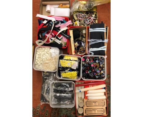 FIVE TUBS OF VARIOUS BUTTONS, DOUBLE FINGER HOUSEHOLD SCISSORS, NEEDLECRAFT TOOLS, ZIPS AND FASTENERS AND A BOX OF CANDLES