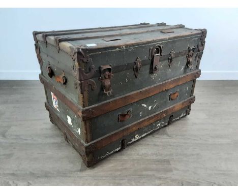 VINTAGE CABIN TRUNK, EARLY 20TH CENTURY  wood bound83cm wide