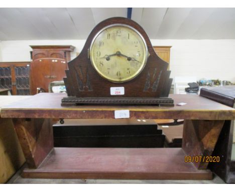 EARLY 20TH CENTURY OAK MANTEL CLOCK AND FURTHER WALL BRACKET 