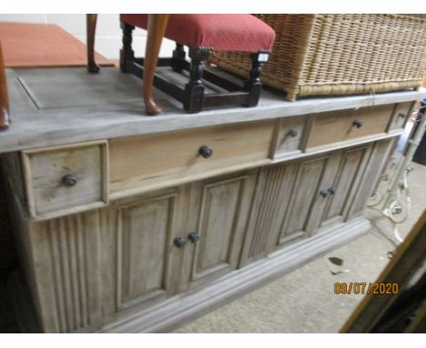 MODERN LARGE LIGHT WOOD KITCHEN OR SIDE CABINET WITH DRAWERS AND CUPBOARDS, 212CM LONG 