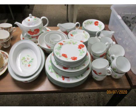 MODERN ROYAL WORCESTER TEA/DINNER SERVICE 