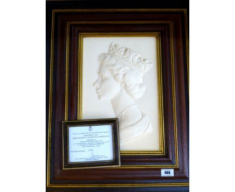 ROYAL WORCESTER PLAQUE - PORTRAIT OF HER MAJESTY QUEEN ELIZABETH II TO COMMEMORATE THE SILVER JUBILEE. LIMITED EDITION OF 100