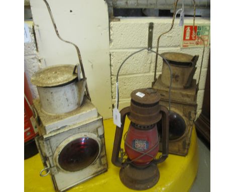 Two similar vintage railway lanterns, together with a 'Chalwyn' gas lamp. (3)(B.P. 21% + VAT) 
