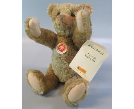 Steiff brown 'Classis' teddy bear, in original box.  (B.P. 21% + VAT) 