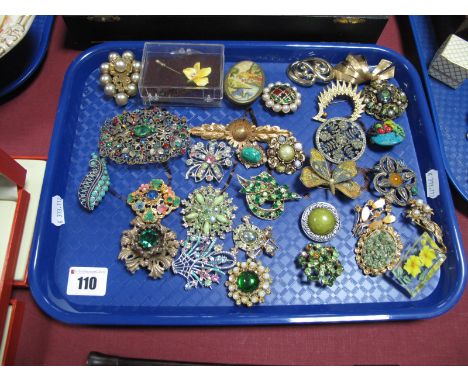 A Collection of Assorted Vintage and Later Costume Brooches:- One Tray