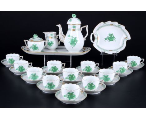 Herend Apponyi Vert Mokkaservice für 12 Personen, mocha coffee service for 12 pers.,29-teiliges Porzellan, Ungarn 20. Jahrhun