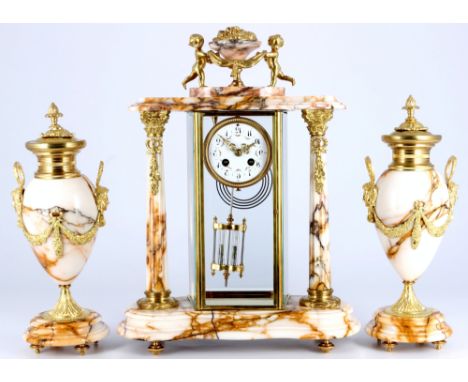 Glaspendule mit Beisteller Frankreich 19. Jahrhundert, french mantel clock 19th century,Marmor und Bronze, H 47,5 cm x B 37 c