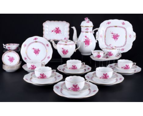 Herend Apponyi Purpur Kaffee- und Teeservice für 6 Personen, coffee tea service for 6 pers.,32-teiliges Porzellan, Ungarn 20.