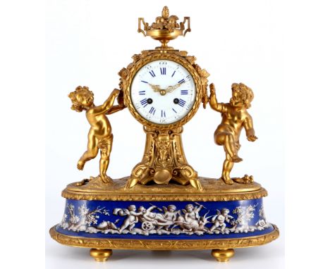 Bronze Kaminuhr, Frankreich 19. Jahrhundert, bronze french mantel clock 19th century,Bronze auf Porzellansockel, H 41,5 cm x 