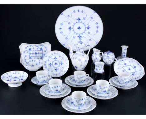 Royal Copenhagen Musselmalet Gerippt Kaffeeservice für 6 Personen, coffee service for 6 pers.,28-teiliges Porzellan, Dänemark