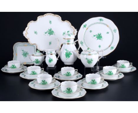 Herend Apponyi Vert Kaffee- und Teeservice für 8 Personen, coffee tea service for 8 pers.,31-teiliges Porzellan, Ungarn 20. J