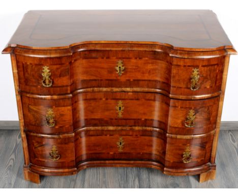 Barock Kommode Italien 18. Jahrhundert, baroque commode italy 18th century,Nussholz furniert, H 80,5 cm x B 109 cm x T 55,5 c