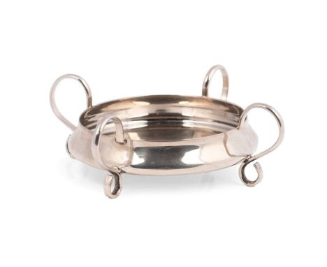 Silver four-handled bowl, Birmingham 1951, B Gordon, 64.9g, 11cm wide.