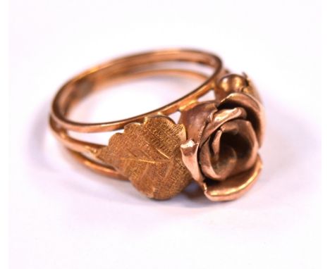 A Continental 15ct yellow gold floral set ring, size N, approx 4.7g.