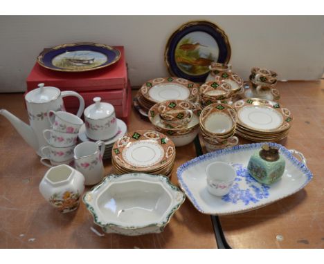 A quantity of decorative ceramics and teaware to include boxed Spode hand painted bird-themed collectors' plates.