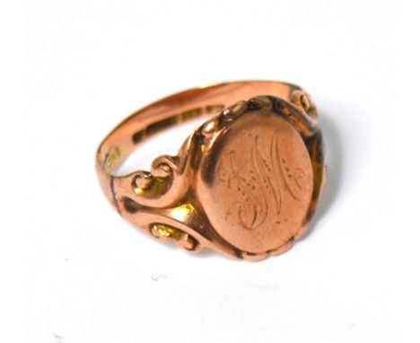 A 9ct rose gold gentlemen's signet ring, size R, approx 4g.