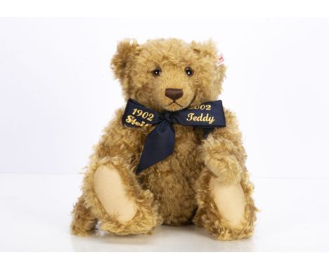 A Steiff Jubiliäums Teddy bear, 8464 for the year,  in original box with certificate, 2002