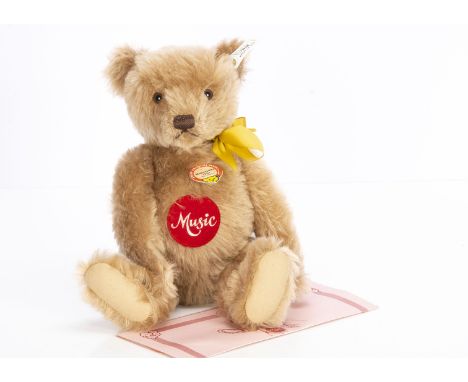 Steiff limited edition Replica 1993 Musical Teddy 1951, 3161 of 7000, in original box with certificate (slight damage to box,