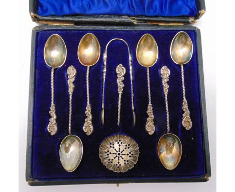A cased set of hallmarked silver teaspoons, sugar tongs and a caddy spoon, approx total weight 61g