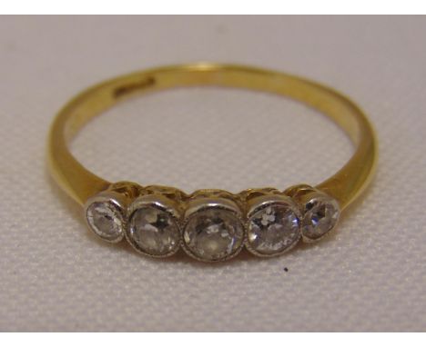 18ct yellow gold and diamond five stone ring, approx total weight 1.8g