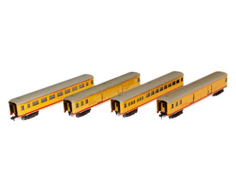 4 Fleischmann amerik. Wagen, Spur H0, Alterungsspuren, L 23,5, Z 2-3