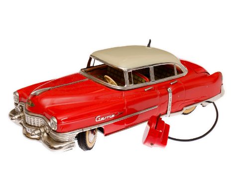 Gama Cadiilac 300, rot/creme, batteriebetrieben, mit Fernsteuerung, Frontscheibe fehlt, LS und Alterungsspuren, L 31, Z 2-3