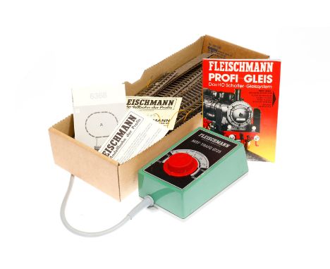 Konv. Fleischmann, Spur H0, darunter Schienenmaterial, Literatur und Trafo, Z 3