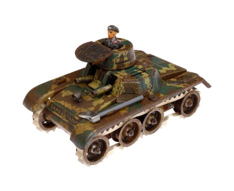 Gama Panzer, Blech, CL, Uhrwerk intakt, mit Figur und Schlüssel, Kleinteile ergänzt, LS und Alterungsspuren, L 16, Z 3