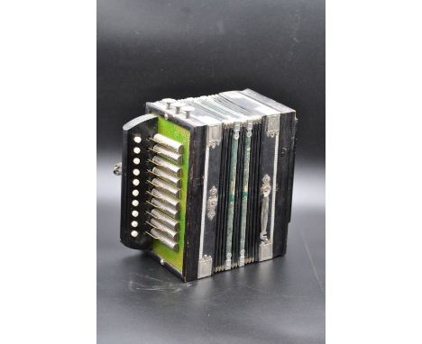 Vintage accordion in good condition 