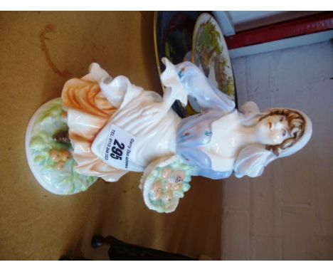 ROYAL WORCESTER OLD COUNTRY WAYS FIGURE 'ROSIE PICKING APPLES' LIMITED EDTION 7572/9500 APPROX H:8"