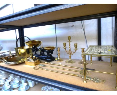 QUANTITY OF ASSORTED BRASSWARE INCLUDING SCALES, WEIGHTS, JAMP PAN, FIRE IRONS, CANDLE HOLDERS, BOX ETC