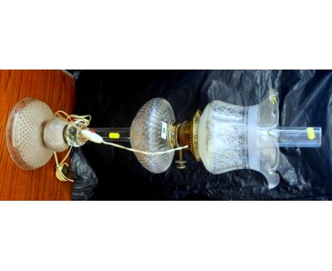 GLASS OIL LAMP APPROX H: 26"