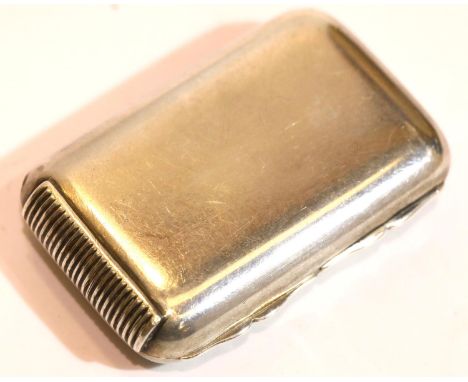 Victorian hallmarked silver vesta case with sprung closure, London assay 1883. P&P Group 1 (£14+VAT for the first lot and £1+