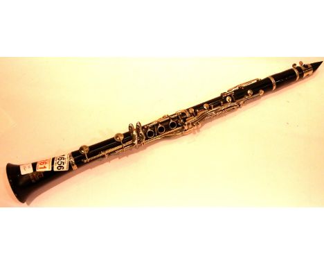 Boosey and Hawkes Regent clarinet, serial number 483208. P&amp;P Group 3 (£25+VAT for the first lot and £5+VAT for subsequent