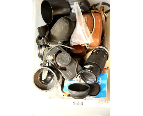 Mixed cameras and lens parts including Canon. P&amp;P Group 2 (£18+VAT for the first lot and £3+VAT for subsequent lots) 