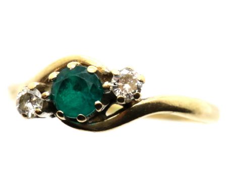 9ct gold emerald and diamond trilogy ring, size L/M, 1.8g. P&amp;P Group 1 (£14+VAT for the first lot and £1+VAT for subseque