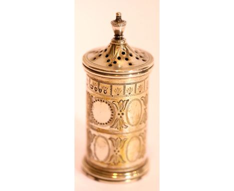Victorian hallmarked silver cylindrical pepperette with screw top and gilt washed interior, London assay 1884, 36g. P&amp;P G
