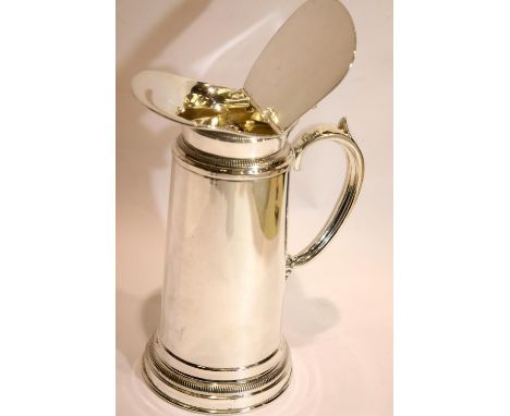 Italian Milan 800 silver vacuum jug, H: 23 cm, approximately 1200g. P&amp;P Group 2 (£18+VAT for the first lot and £3+VAT for