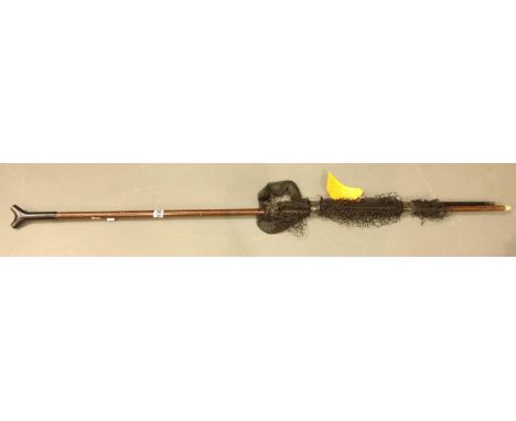 Vintage Hardy Superlite landing net. P&amp;P Group 2 (£18+VAT for the first lot and £3+VAT for subsequent lots) 