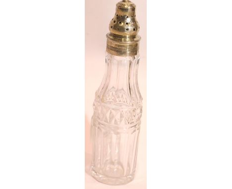 George III hallmarked silver and cut glass vinegar bottle, silver weight 22g. P&amp;P Group 1 (£14+VAT for the first lot and 