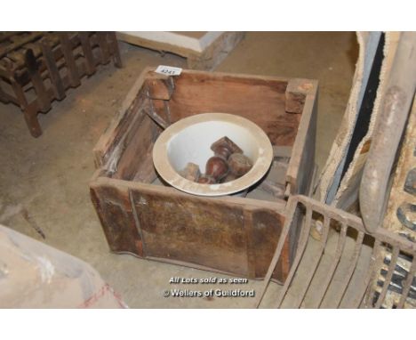 *ANTIQUE COMMODE